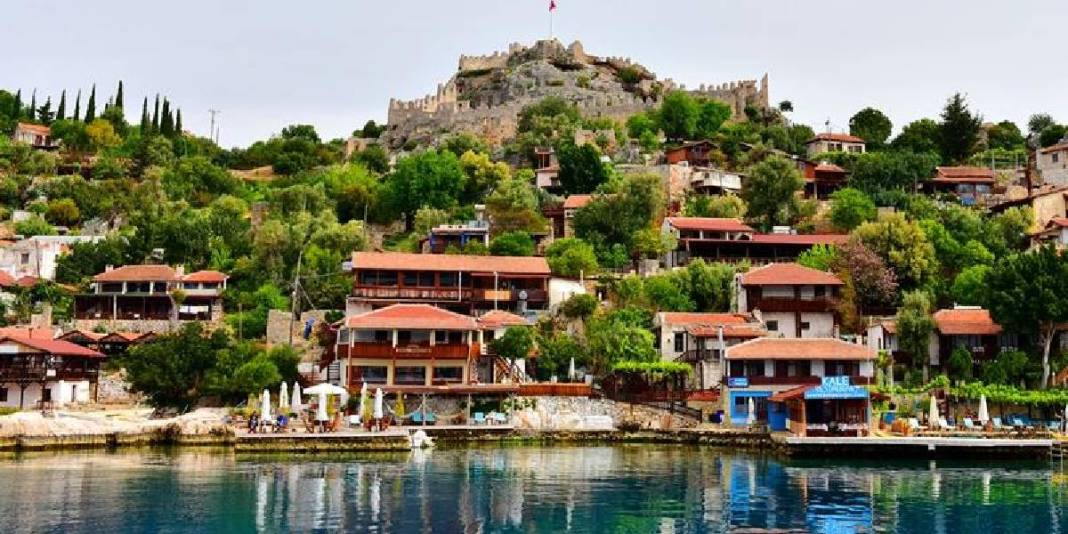 Karadan ulaşımın olmadığı nadir nokta! Türkiye’nin Santorini’si olarak görülüyor: Tekneyle ulaşan hayran kalıyor 6